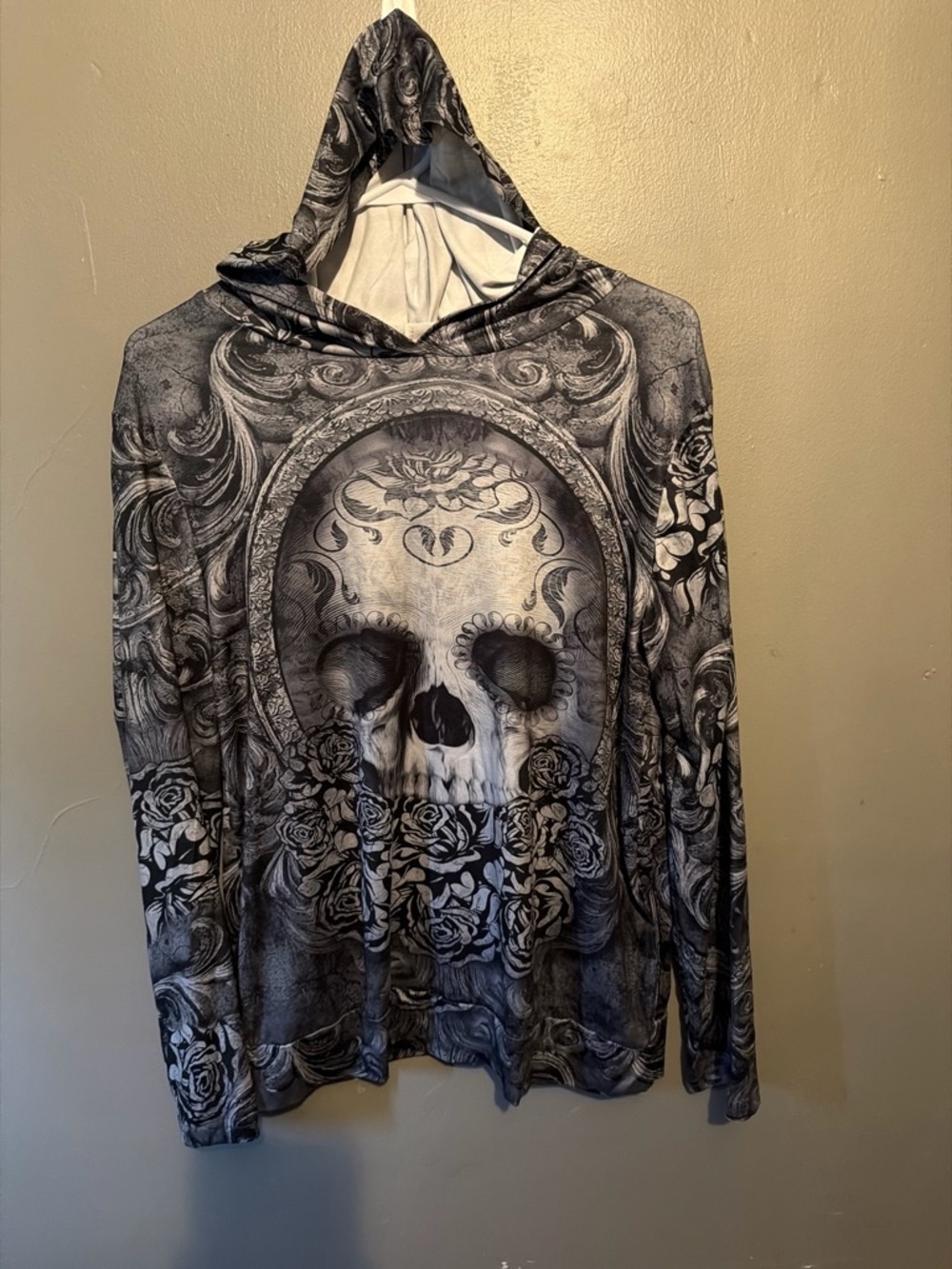 Source Unknown Black & Gray Skull Graphic Long Sleeve Hoodie